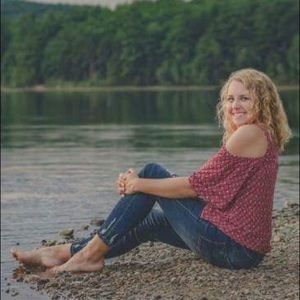 Meet your Posher, Alyssa